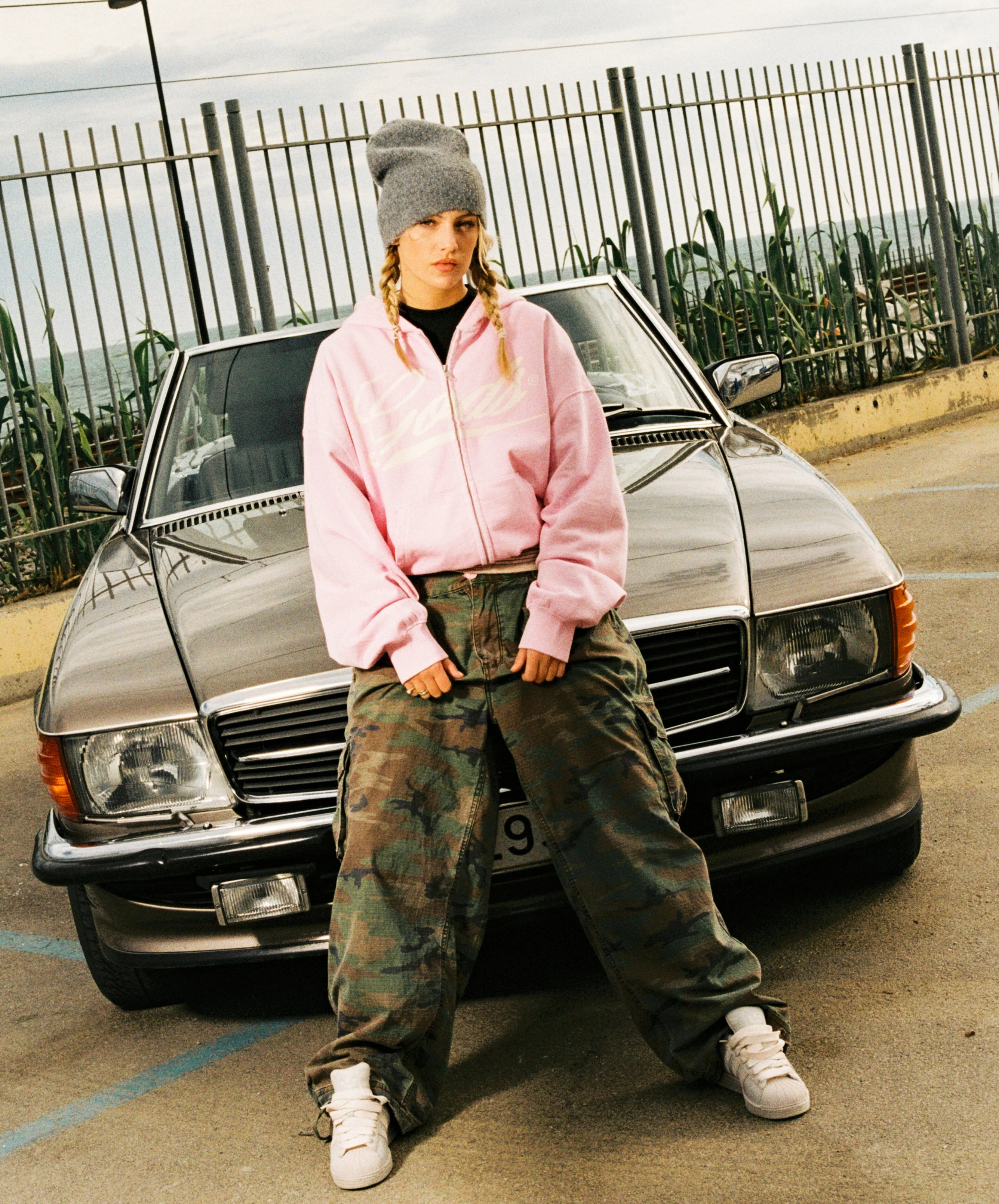 Gods Sunfaded Zipper Rose - Image 5